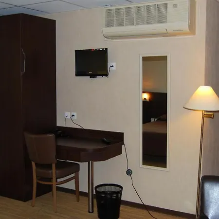 מלון Le Logis De La Lys איירה-סור-לה-ליס