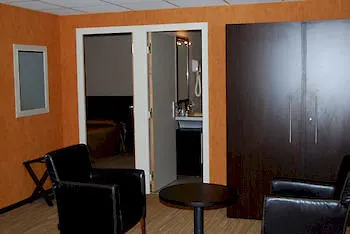 מלון Le Logis De La Lys איירה-סור-לה-ליס