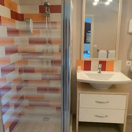 מלון Le Logis De La Lys איירה-סור-לה-ליס