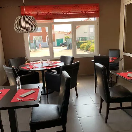 מלון Le Logis De La Lys איירה-סור-לה-ליס